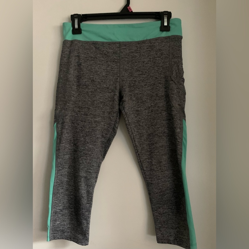 3/4 length athletic leggings